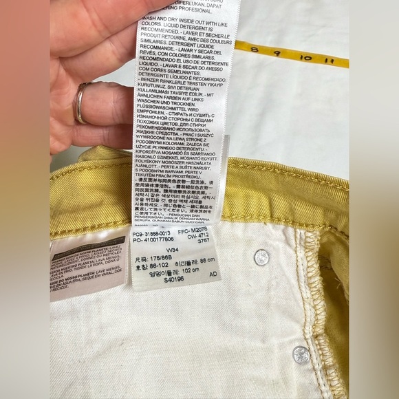 LEVI'S 508 Mustard Yellow Flat Front Shorts size 34 - Picture 6 of 9